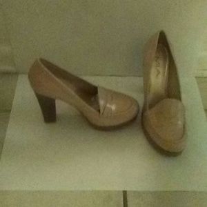 Cute tab 5 inch heels by mia